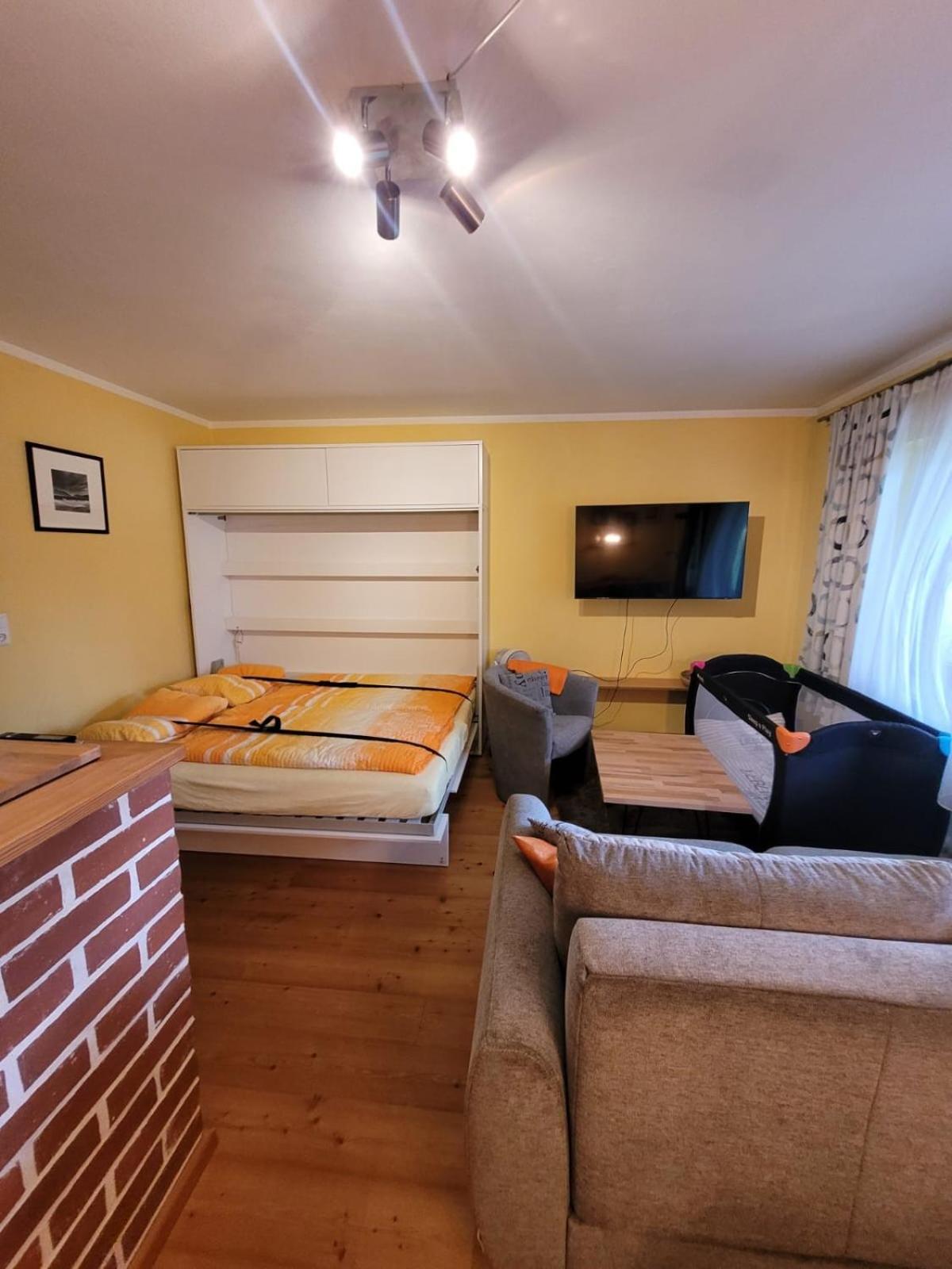 Schnuckeliges Appartement In Prien Am Chiemsee Exterior photo